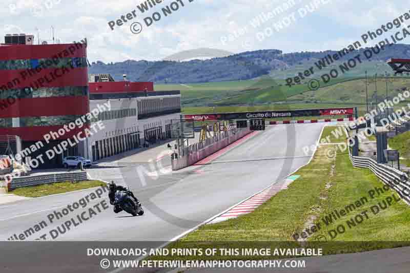 cadwell no limits trackday;cadwell park;cadwell park photographs;cadwell trackday photographs;enduro digital images;event digital images;eventdigitalimages;navarra;no limits trackdays;peter wileman photography;racing digital images;trackday digital images;trackday photos